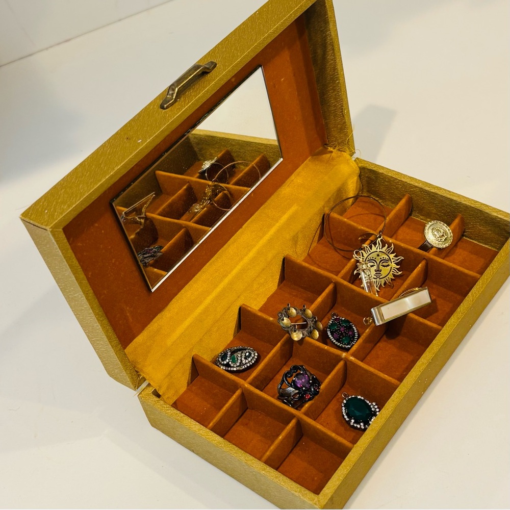 Fine Vintage Original Art Jewelry Dresser Box Gold Velvet JAPAN Made Antique - Picture 14 of 16
